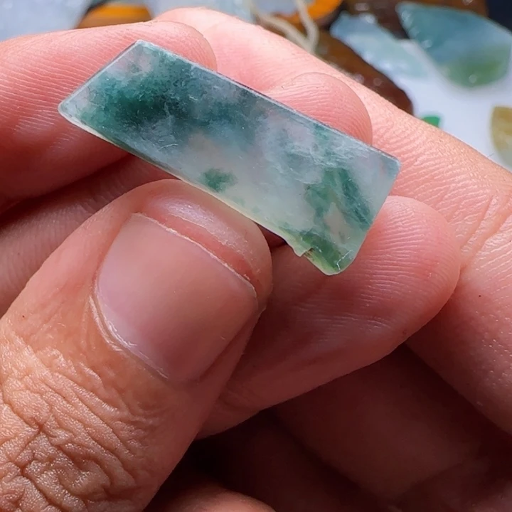 定制翡翠未镶嵌不包工