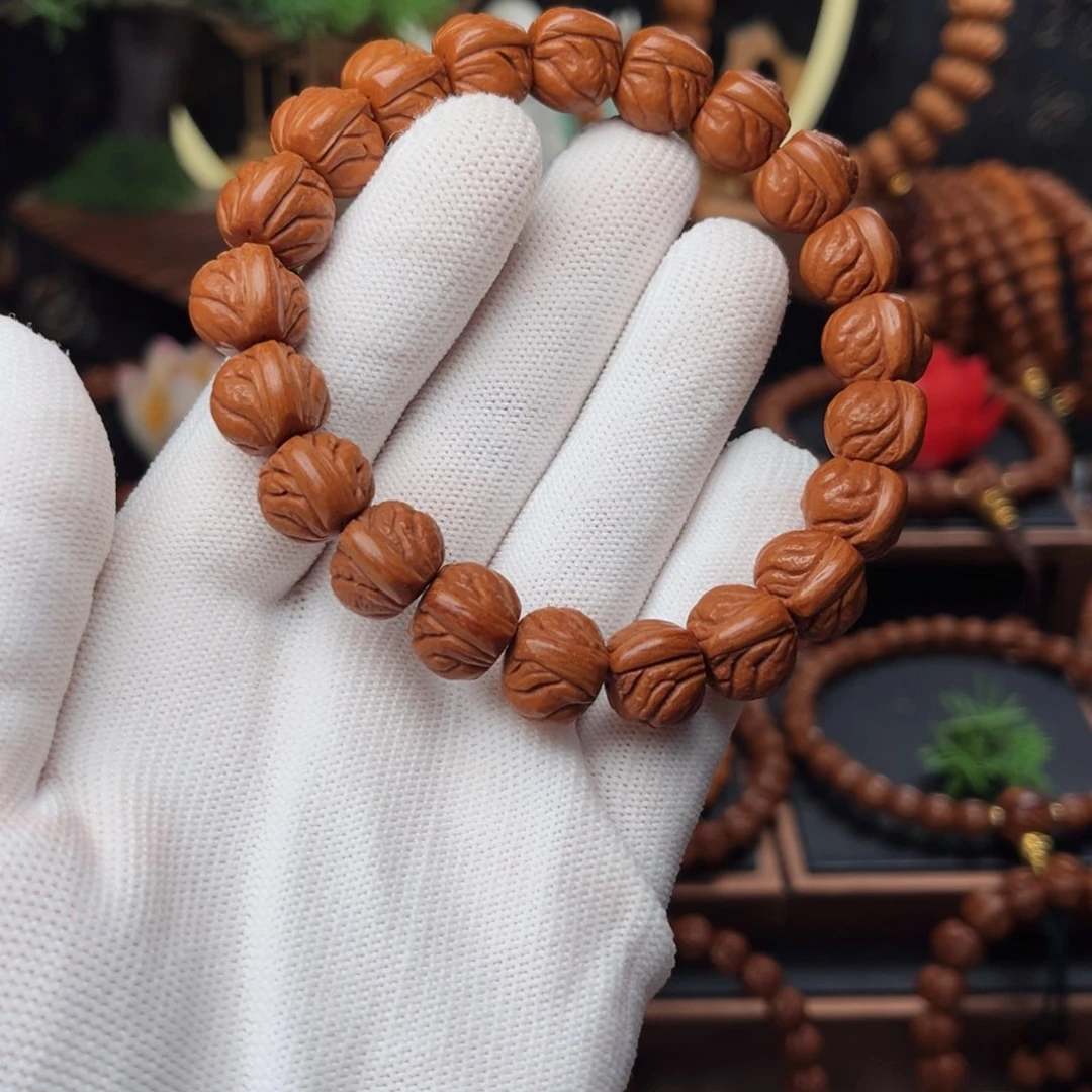 吊坠桃核13玉龙脊手串