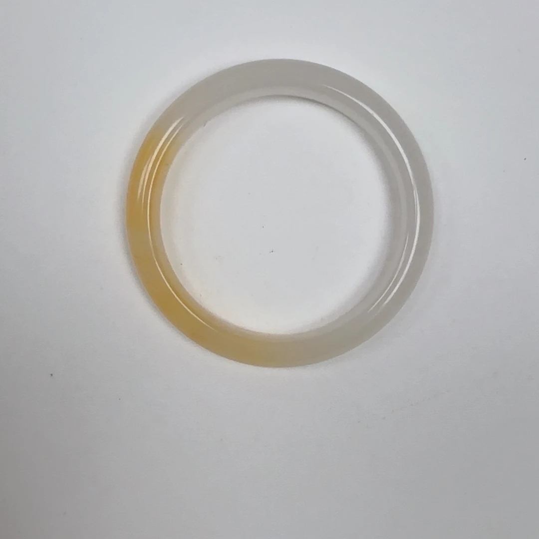 ****.未镶嵌手镯石英质玉