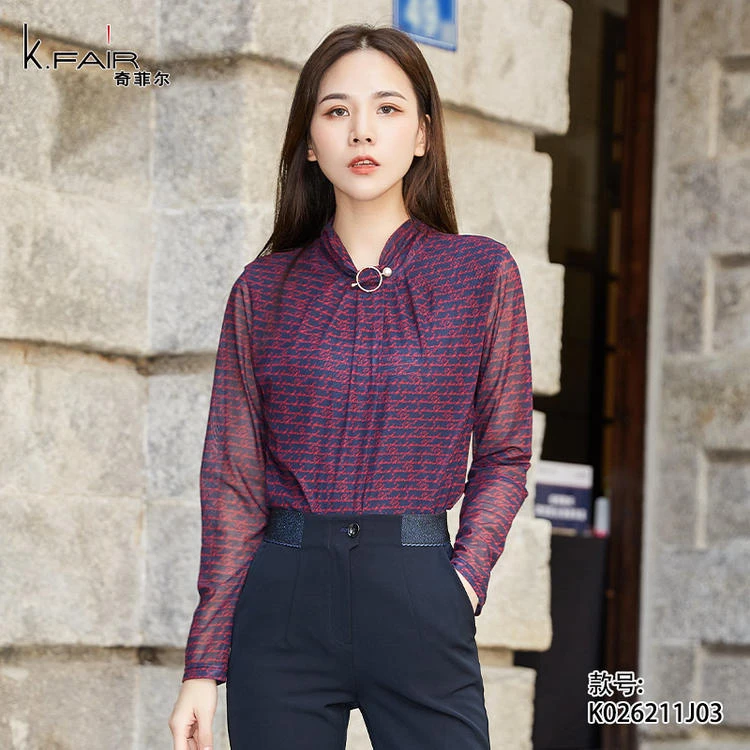 K026211J03K.FAIR奇菲尔【春款】时尚满图字母印花微弹修身上衣