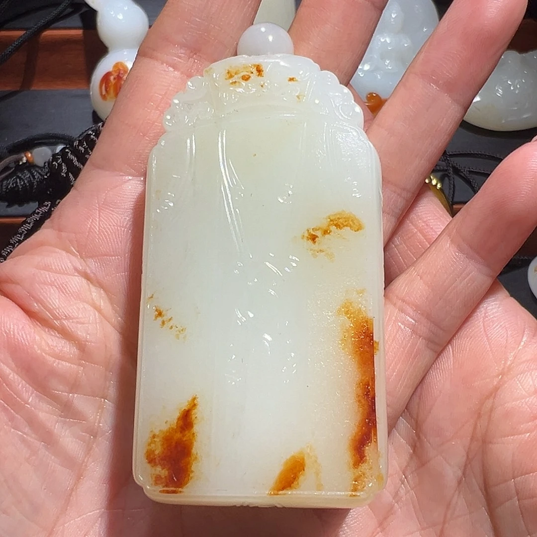 *****和田玉未镶嵌颈饰