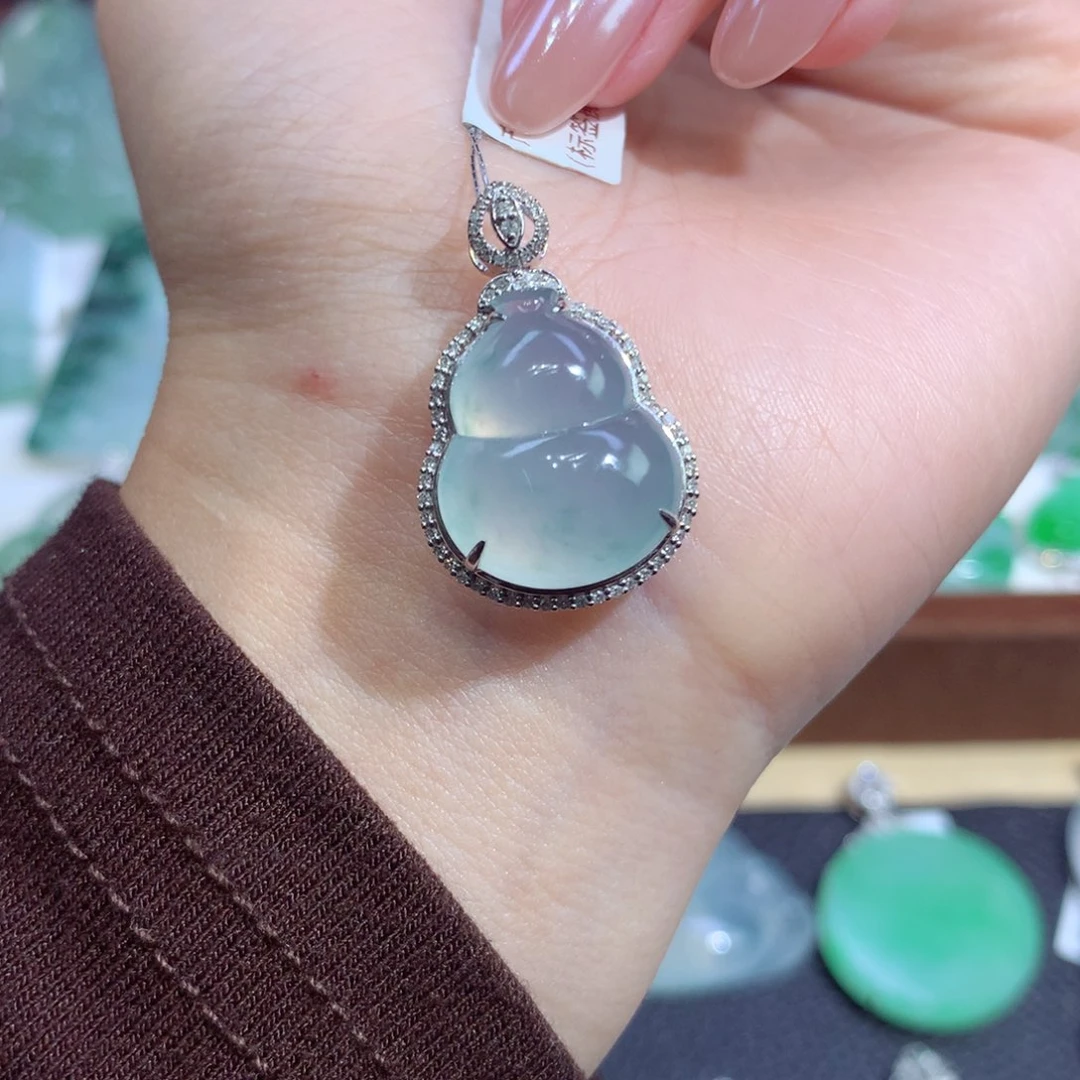 吊坠(不含链)18K金镶嵌翡翠