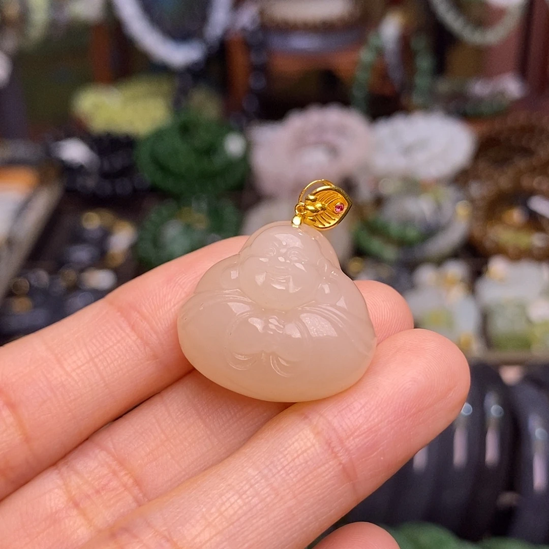 和田玉未镶嵌颈饰熟藕粉脂膏级抱抱佛18.K金