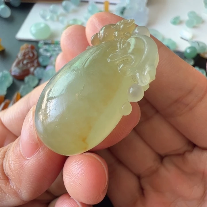 东***朔未镶嵌定制翡翠福利钱袋