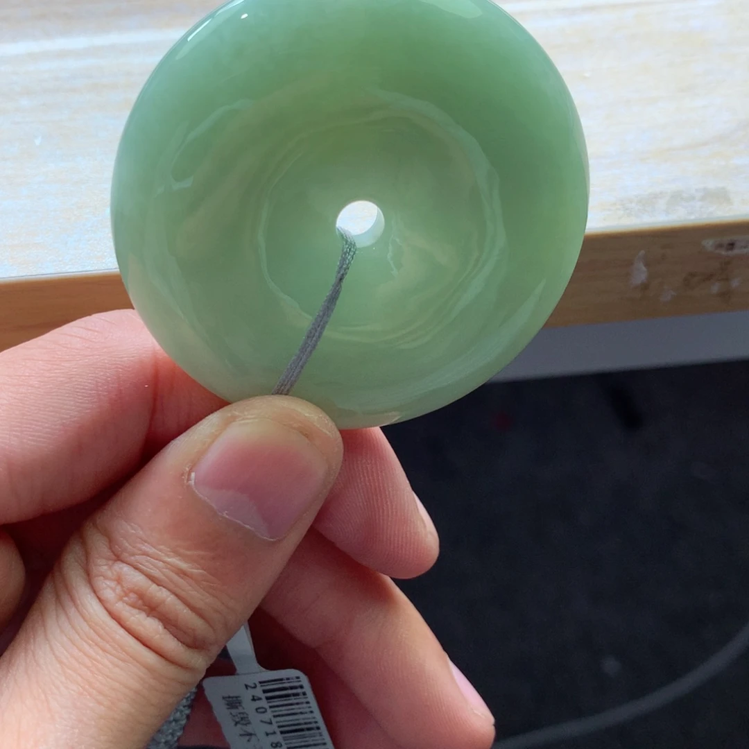 翡翠颈饰未镶嵌吊坠