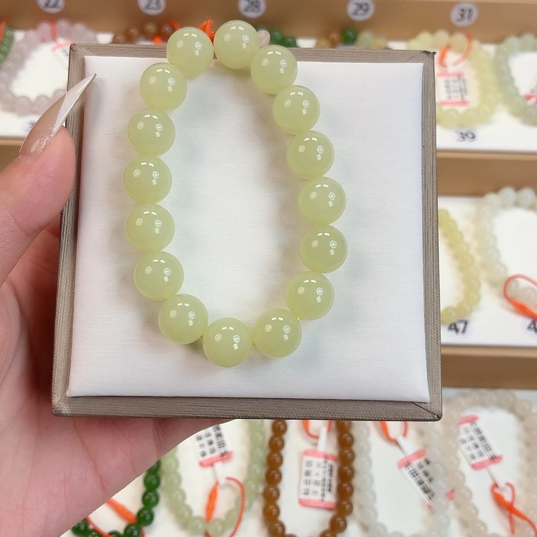 哈***哈未镶嵌手链和田玉