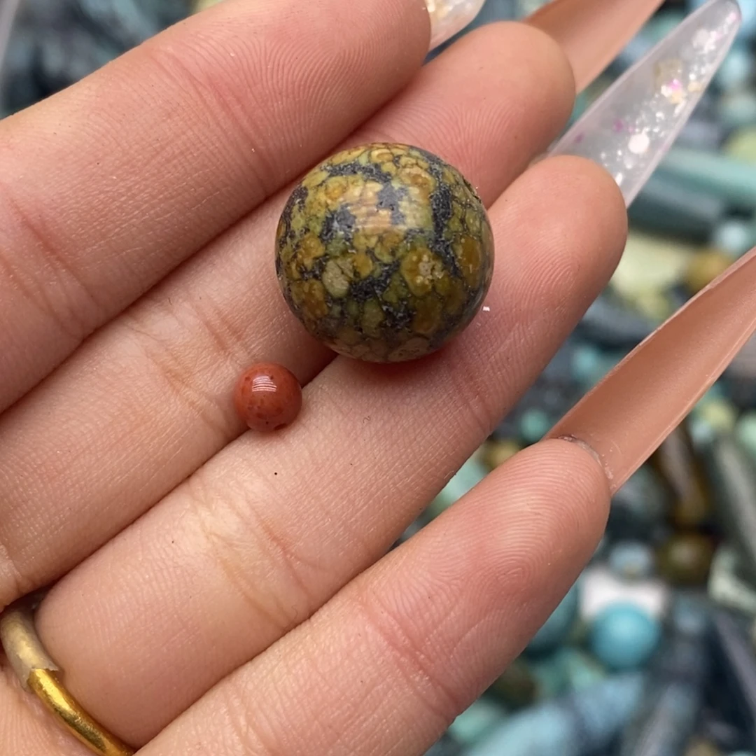 南红玛瑙未镶嵌珠宝奇石