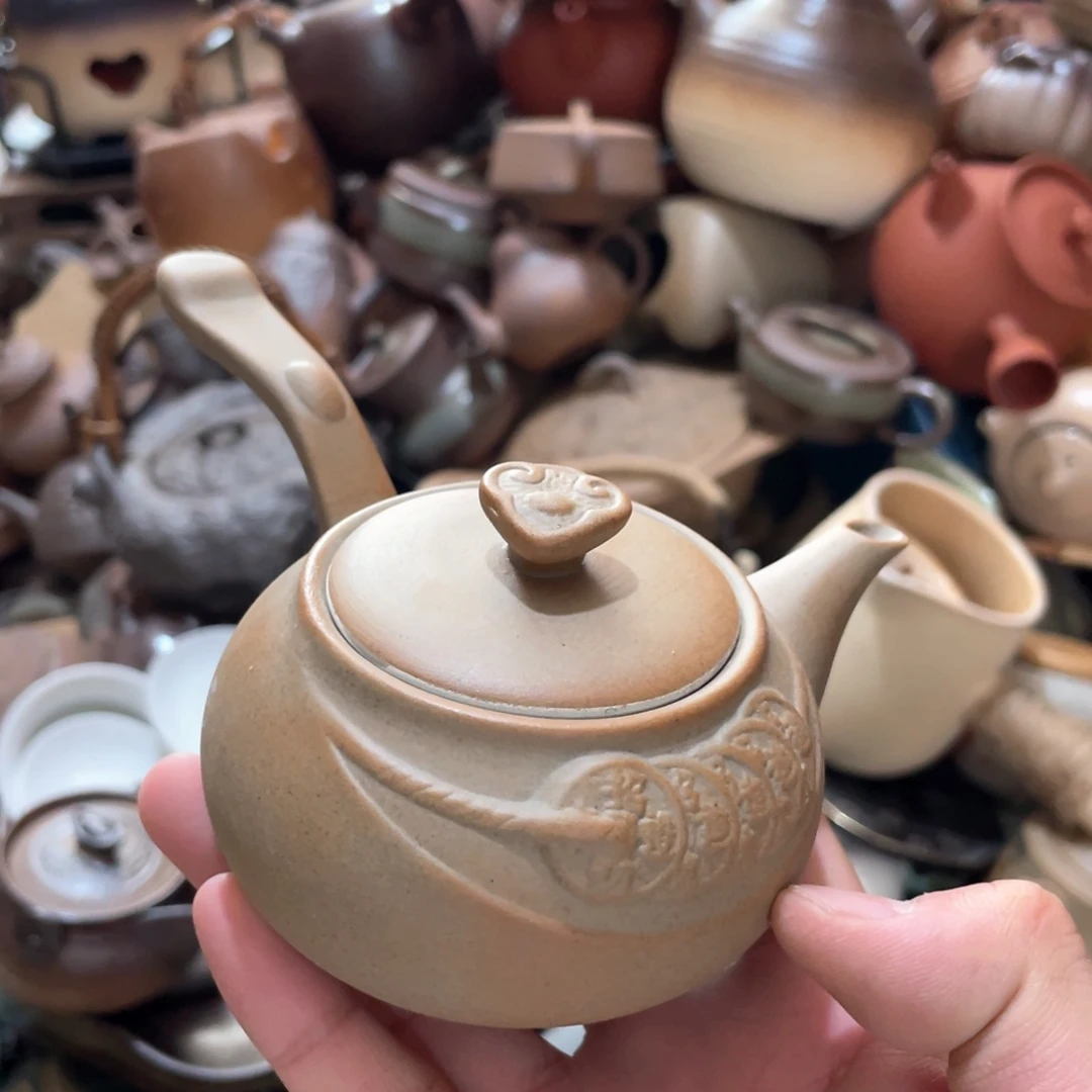 瓷片原矿绿水泥和红