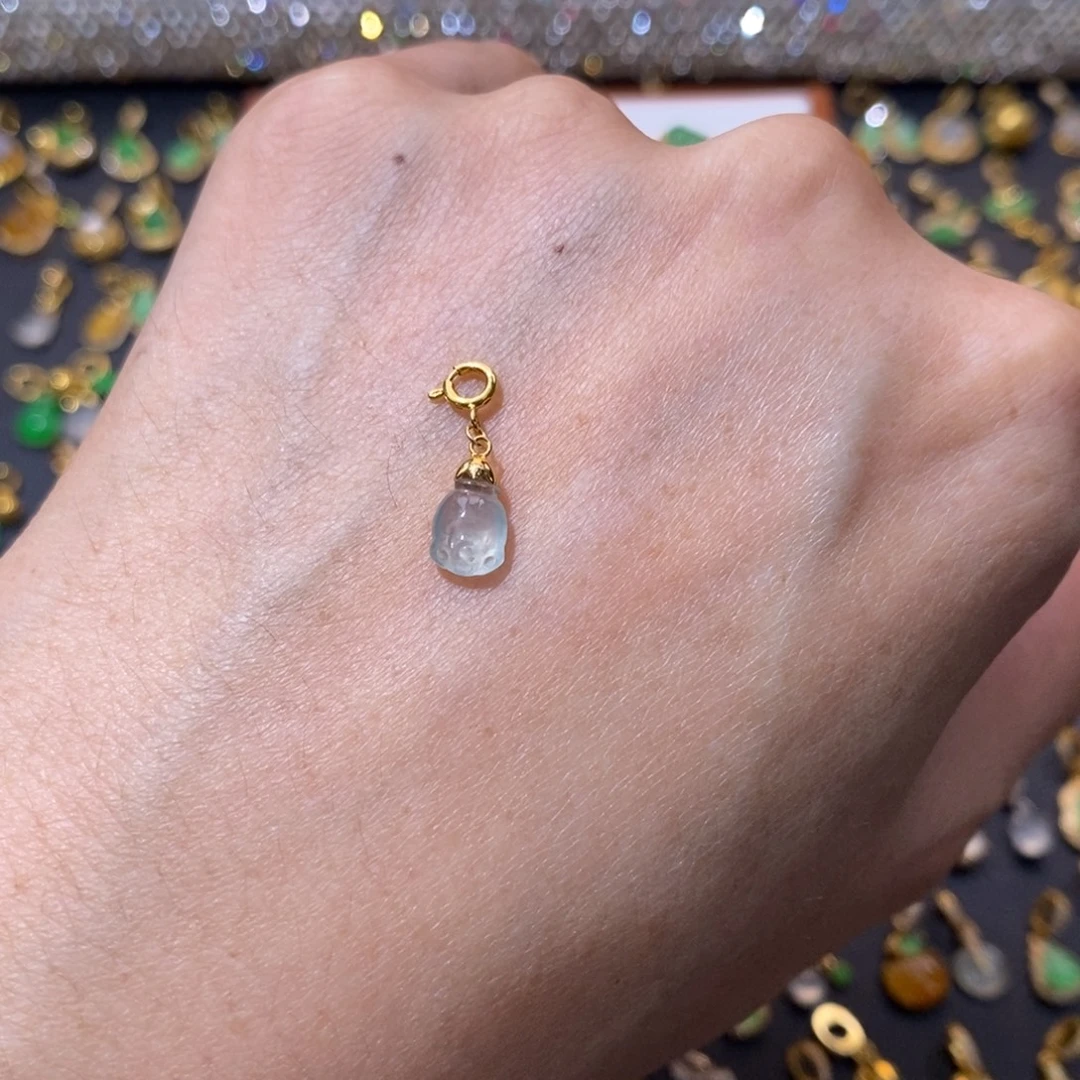 翡翠18K金镶嵌颈饰翡翠