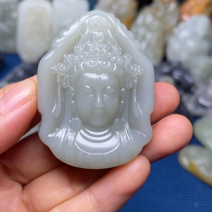 颈饰未镶嵌和田玉为**当