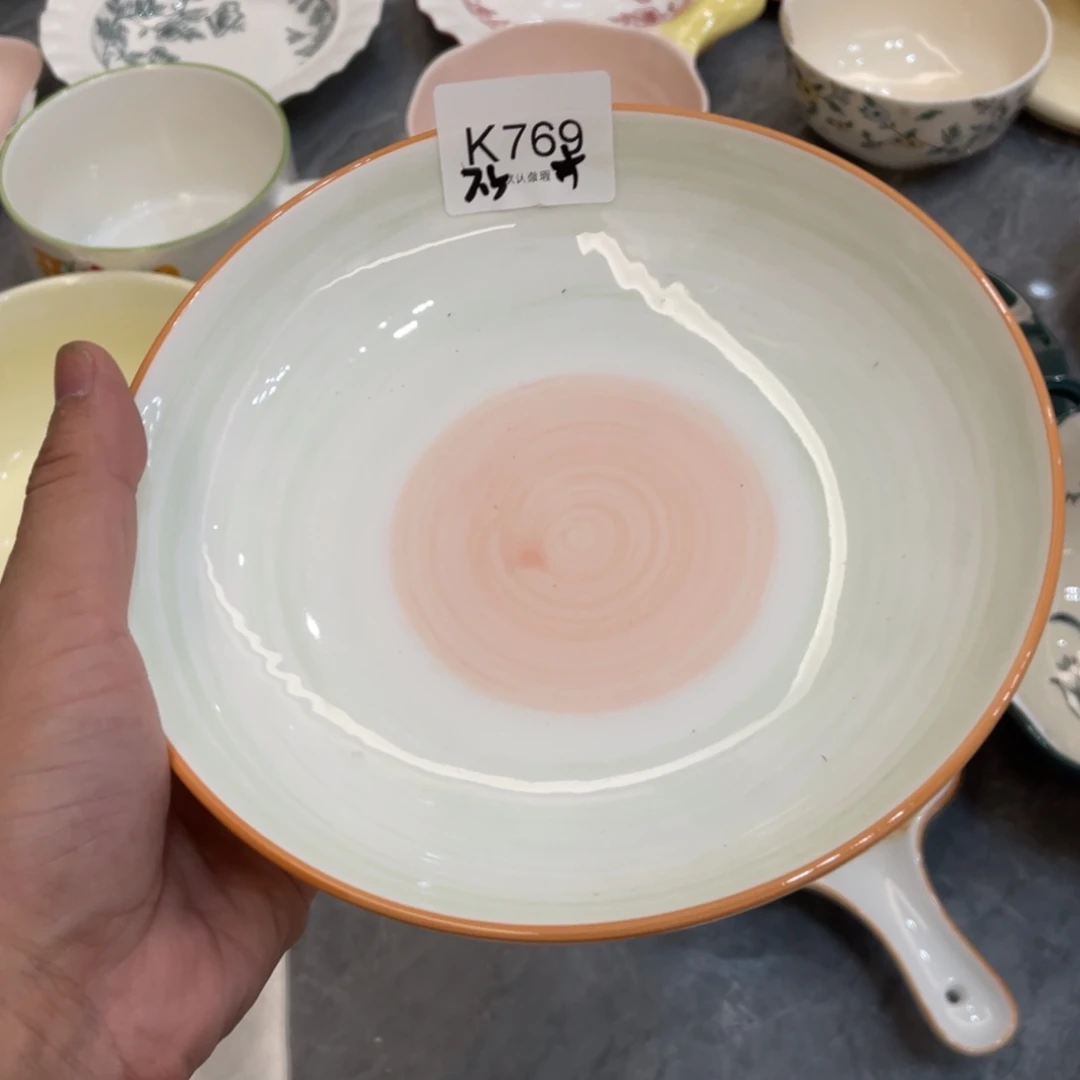 陶瓷微瑕餐具介意勿拍，满18飞！