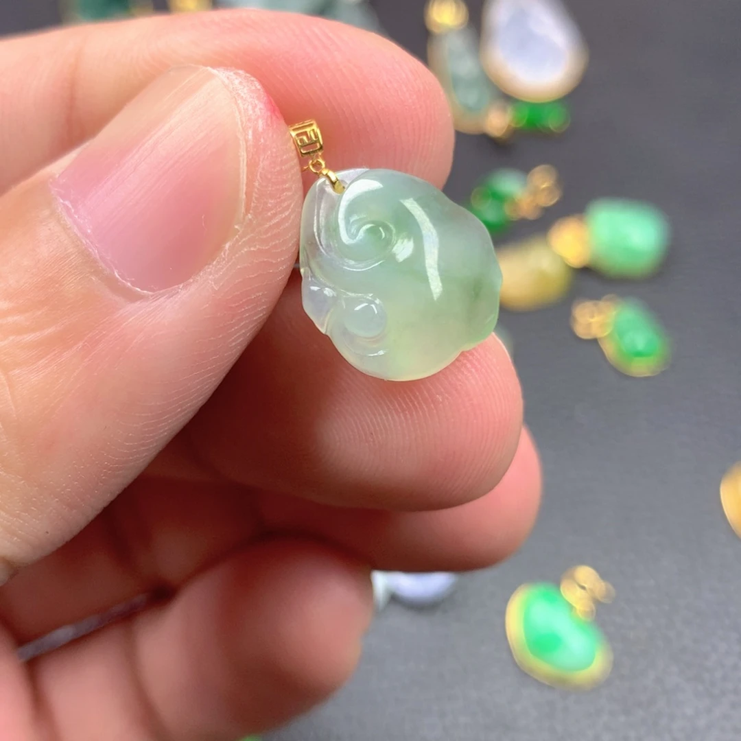 【闪购商品】颈饰18K金镶嵌翡翠翡翠