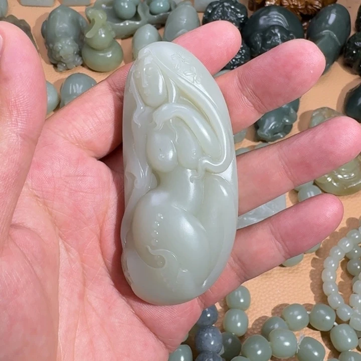 和田玉未镶嵌颈饰