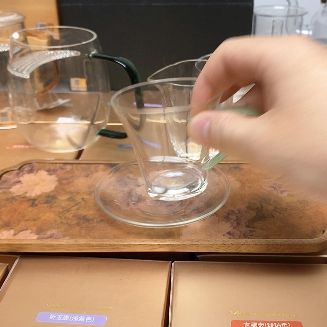 禾泓泰杯蝶组浅玉色