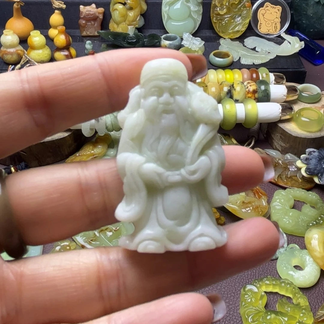 岫玉未镶嵌颈饰小财神