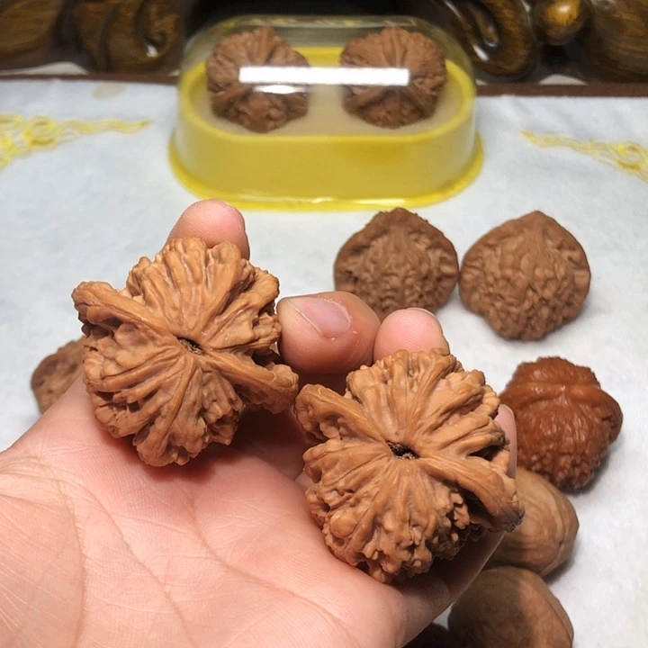 尐***锅文玩核桃43尺麦虎