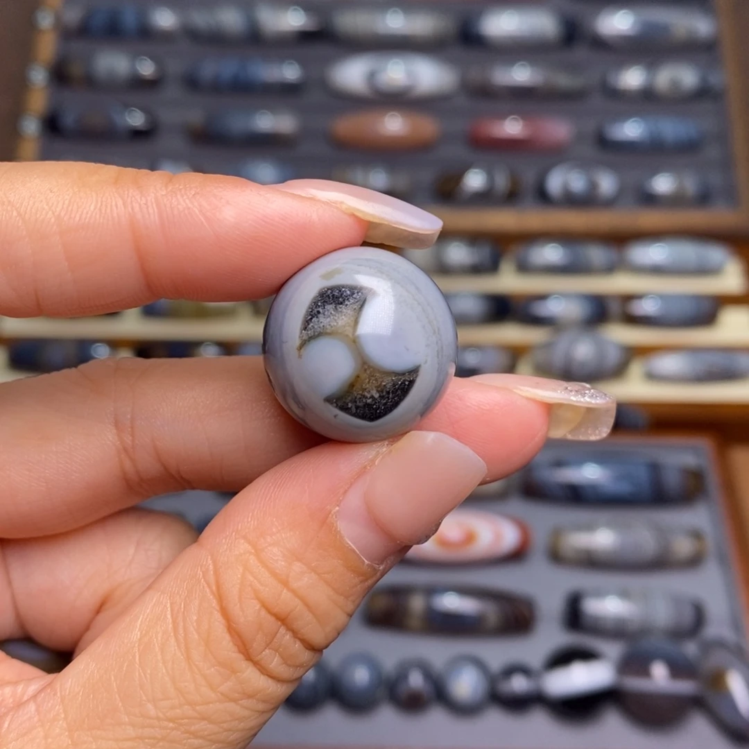 玛瑙/玉髓未镶嵌珠宝半成品牛**水