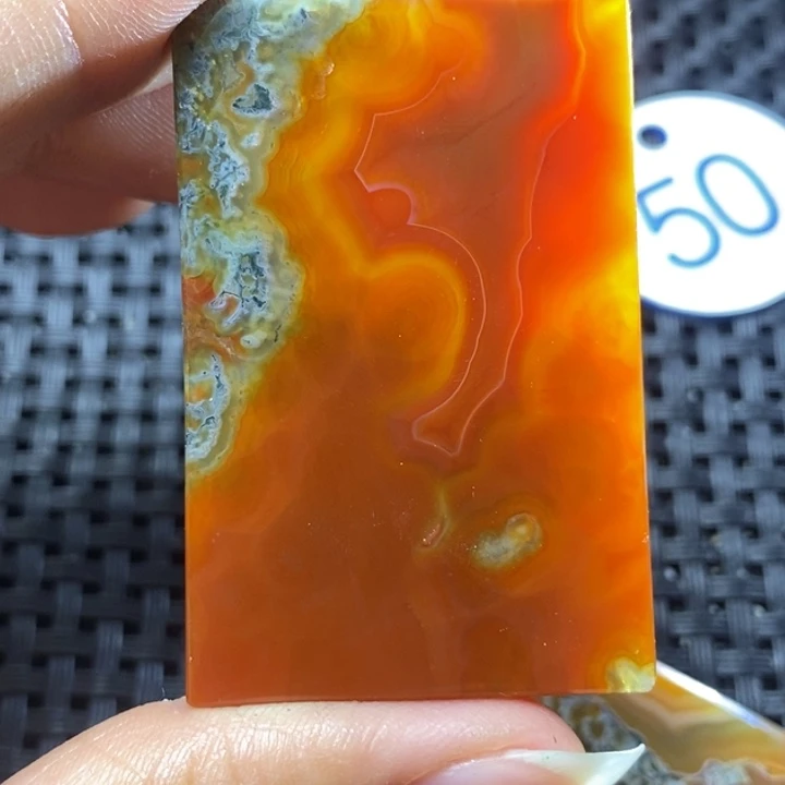 未镶嵌颈饰玛瑙/玉髓志**方