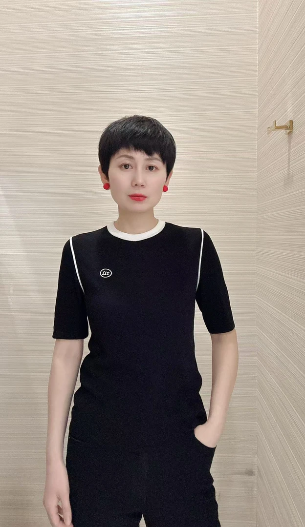 玛丝恩迪短袖显瘦气质时尚休闲针织衫