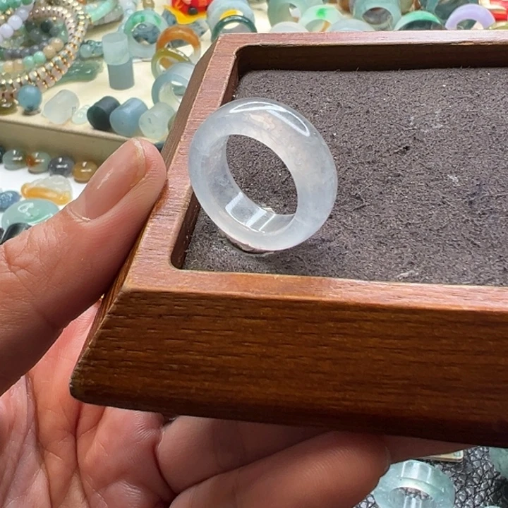 翡翠未镶嵌戒指翡翠