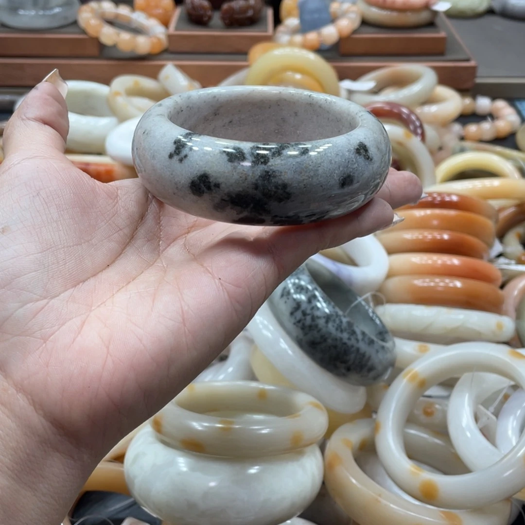 萱***轩石英质玉手镯未镶嵌