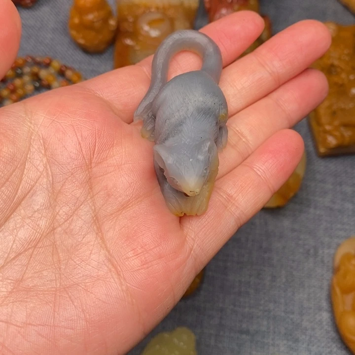 石英质玉（黄龙玉）合金颈饰