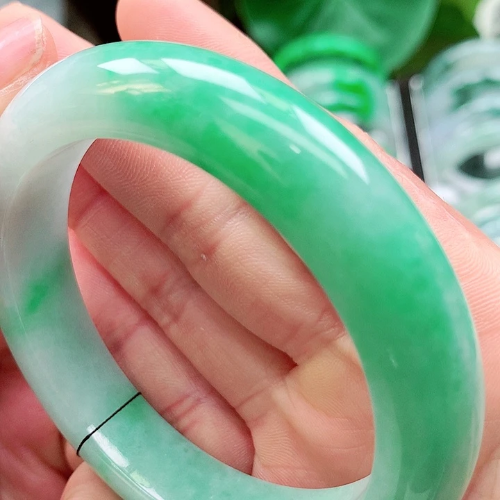 翡翠未镶嵌手镯天然翡翠手镯