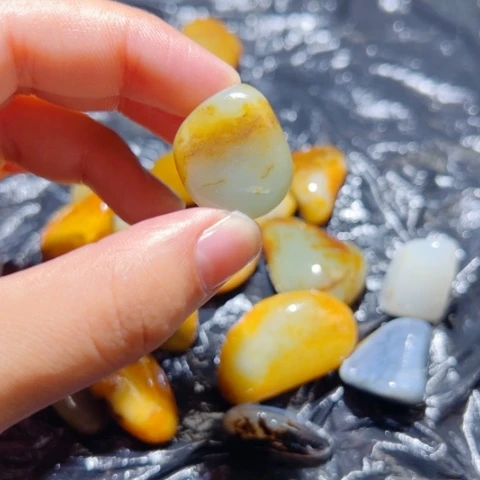 和田玉（子料）未镶嵌颈饰10克