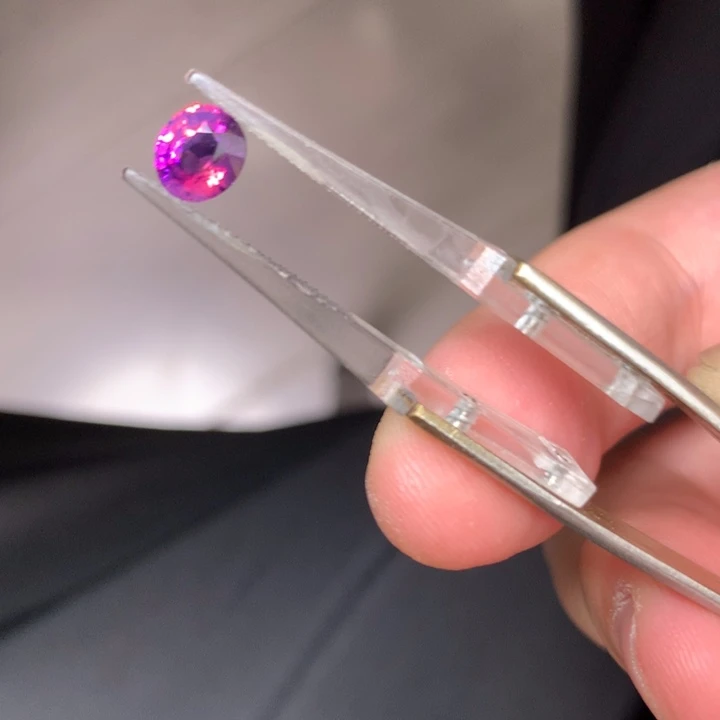 蓝宝石裸石未镶嵌