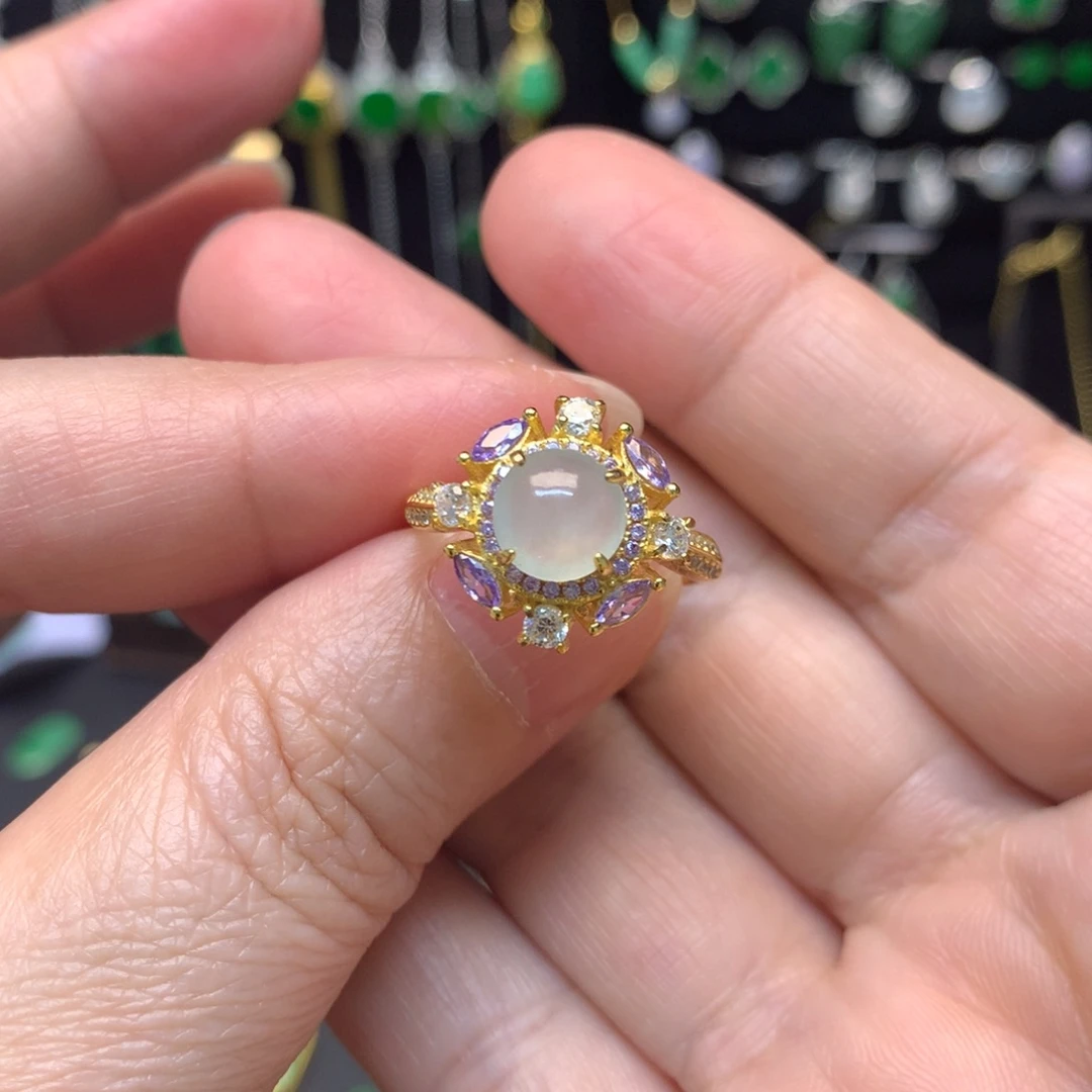 翡翠未镶嵌戒指有纹