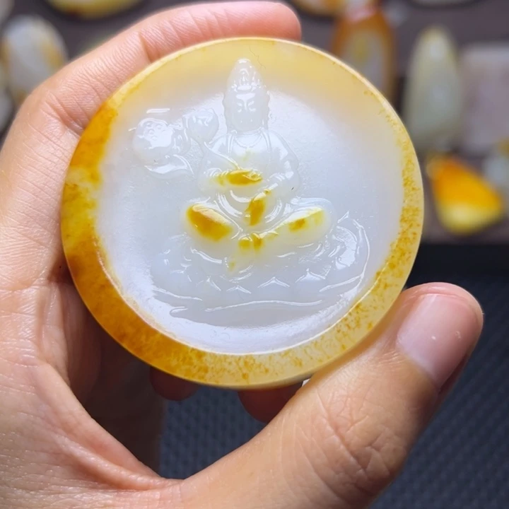 颈饰未镶嵌和田玉