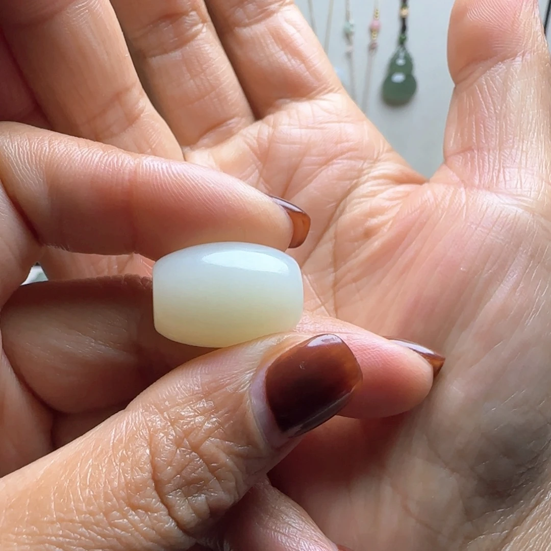 枫***1和田玉未镶嵌颈饰