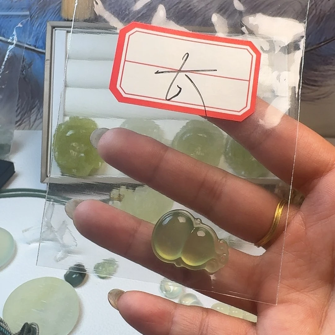 未镶嵌蛇纹石玉颈饰