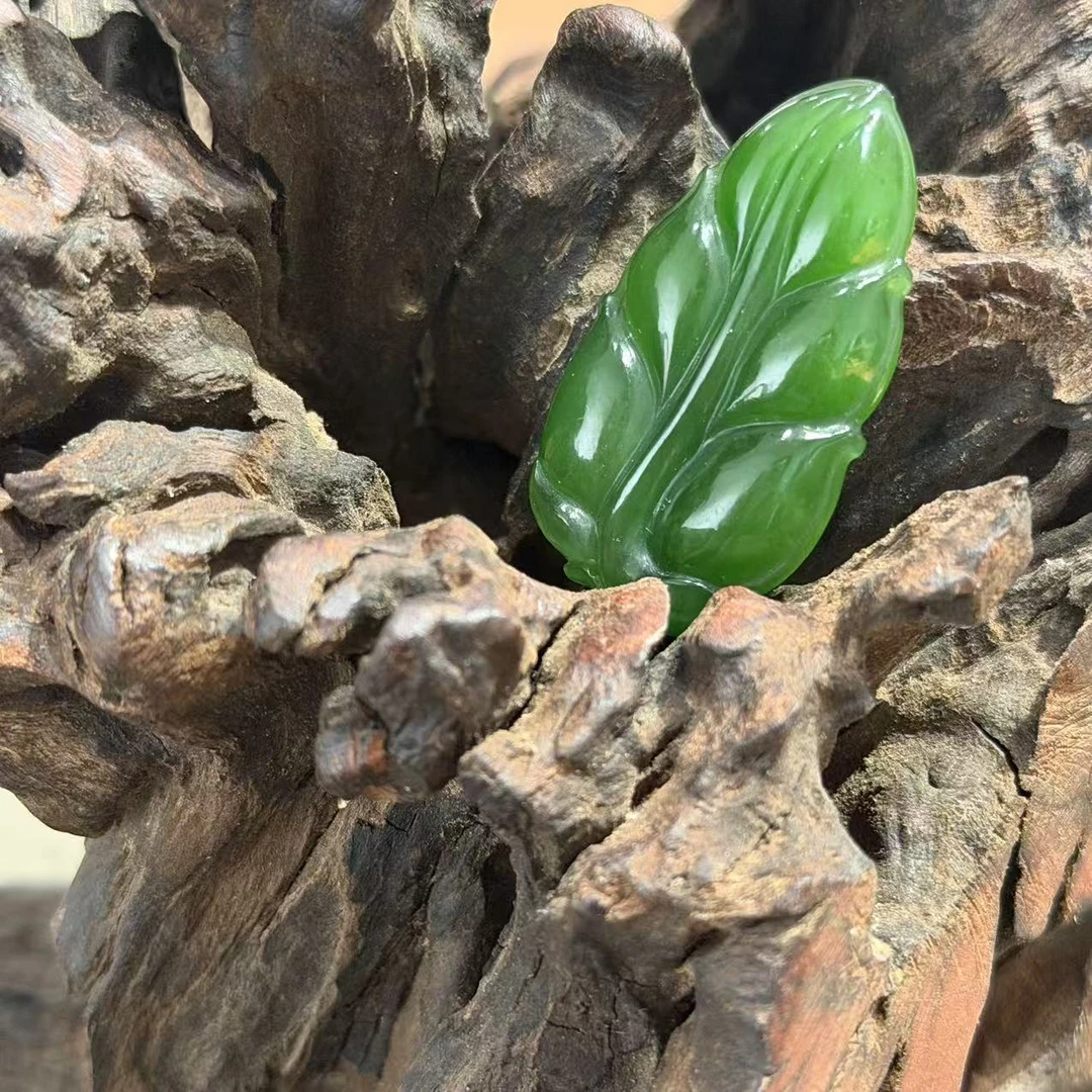 【见山】老矿碧玉大叶有成吊坠   JS20260104