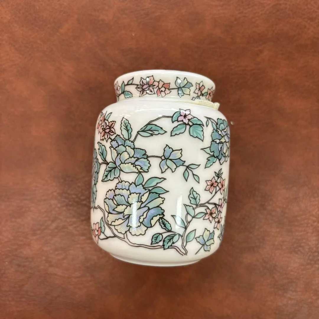 高端山茶花茶叶罐