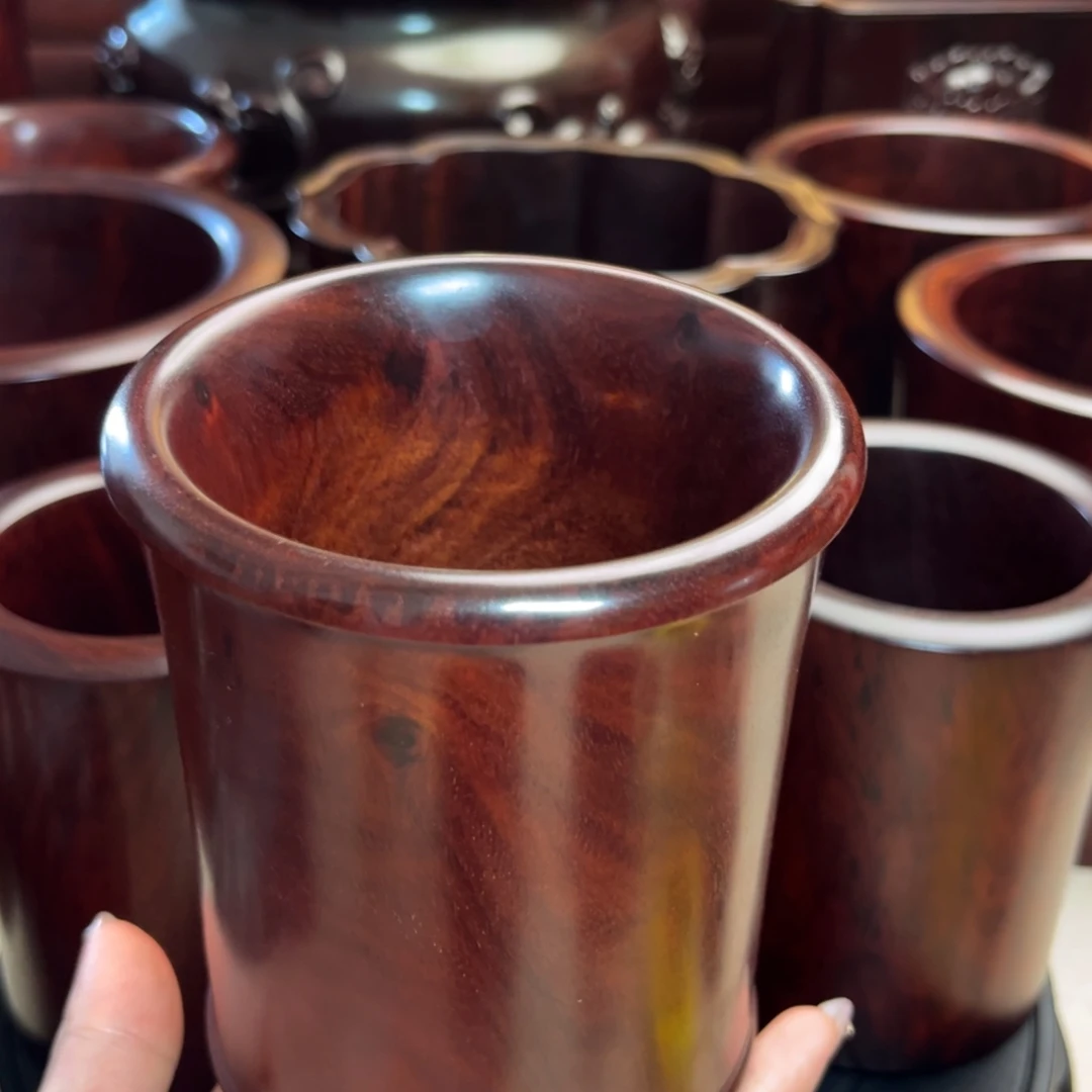 檀香木小叶紫檀笔筒