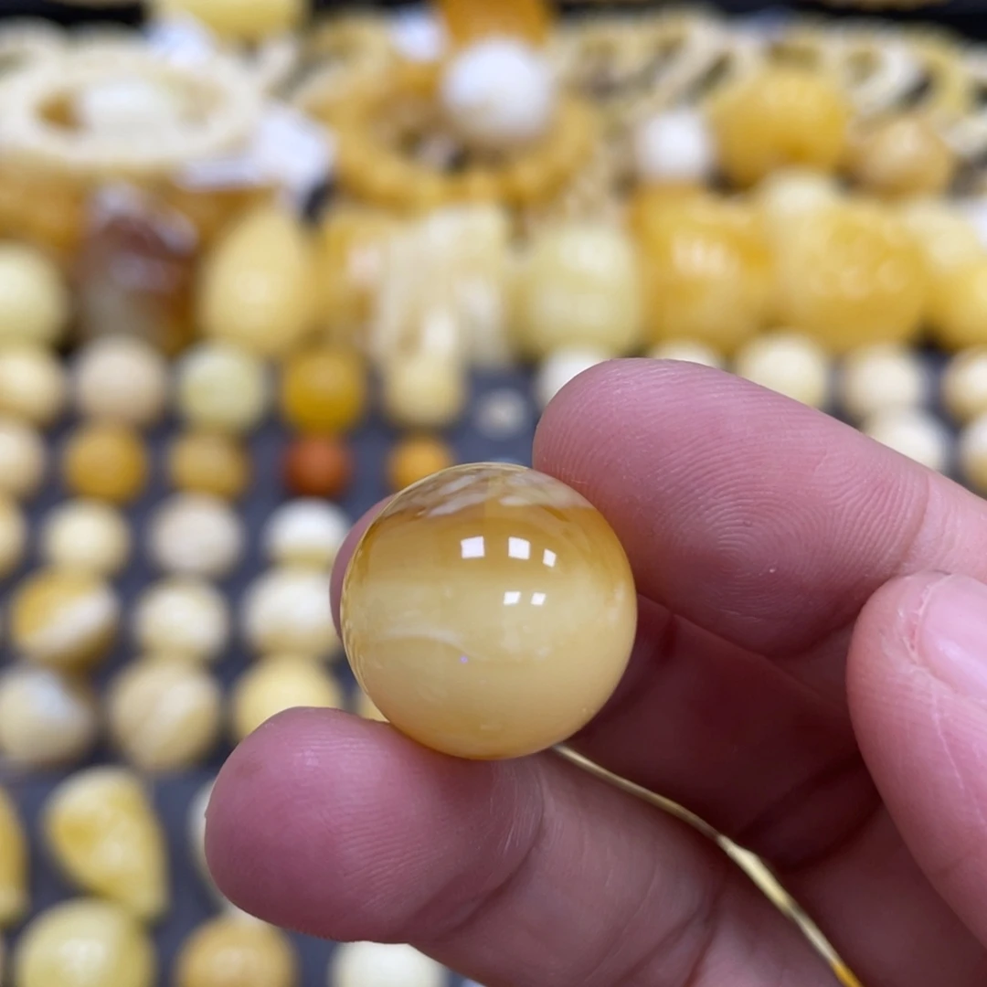 蜜蜡未镶嵌裸石17mm瑕疵金白