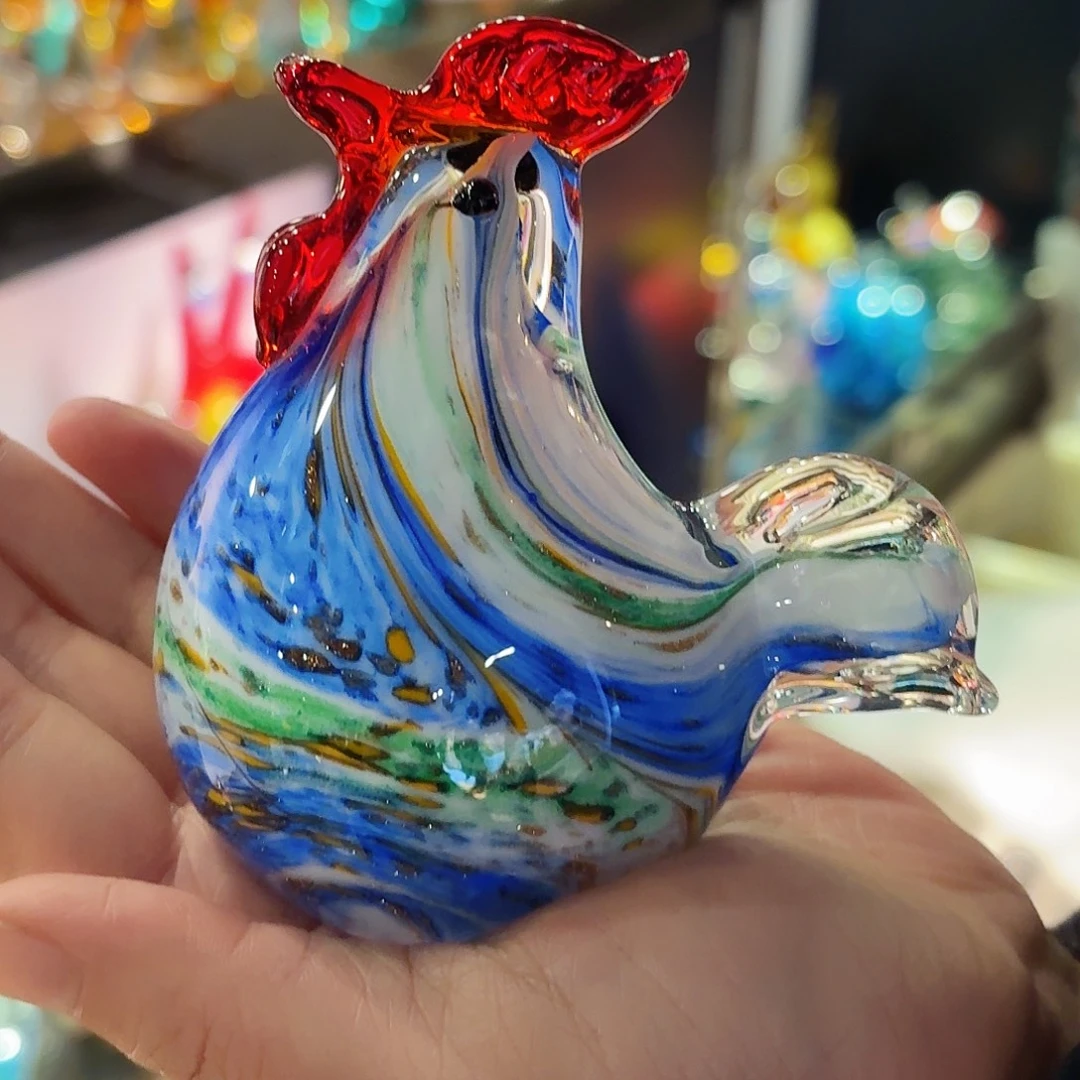 摆件琉璃花的颜色也