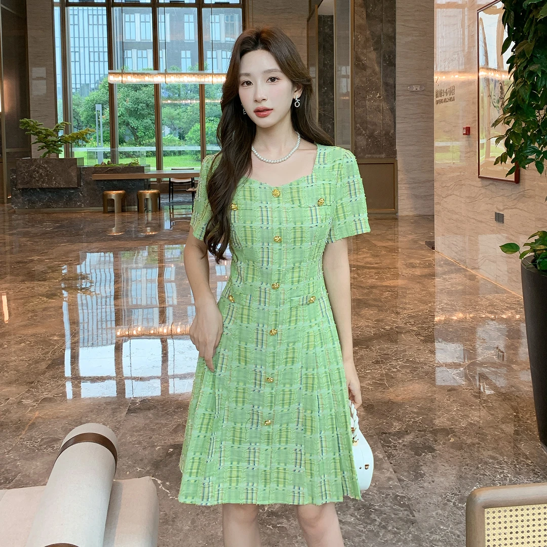 奢姿大码女装2025年夏季新款时尚复古方领格纹短袖百褶连衣裙子