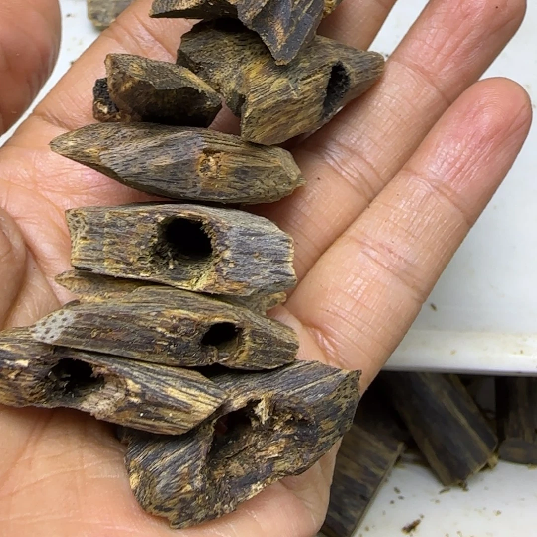 沉香沉香碎屑?*沉香原材料17.2克