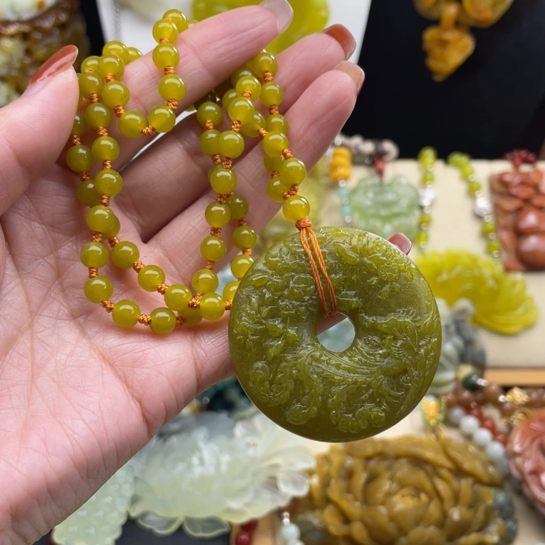 未镶嵌蛇纹石玉颈饰