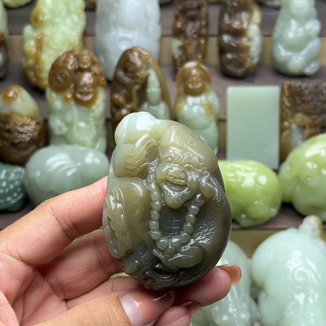 颈饰未镶嵌和田玉