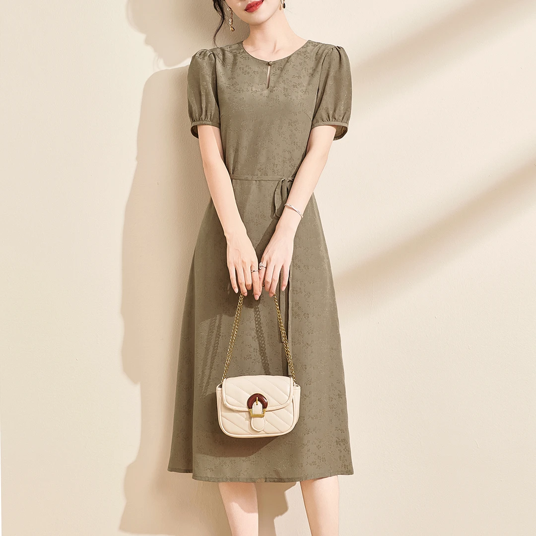 夏季长款百搭复古连衣裙轻奢裙子连衣裙时尚气质小众修身优雅设计