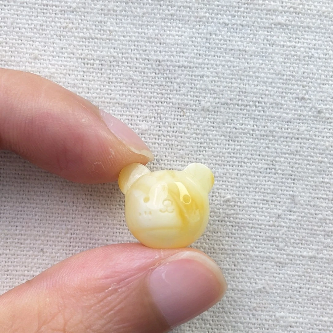 琥珀未镶嵌裸石熊头