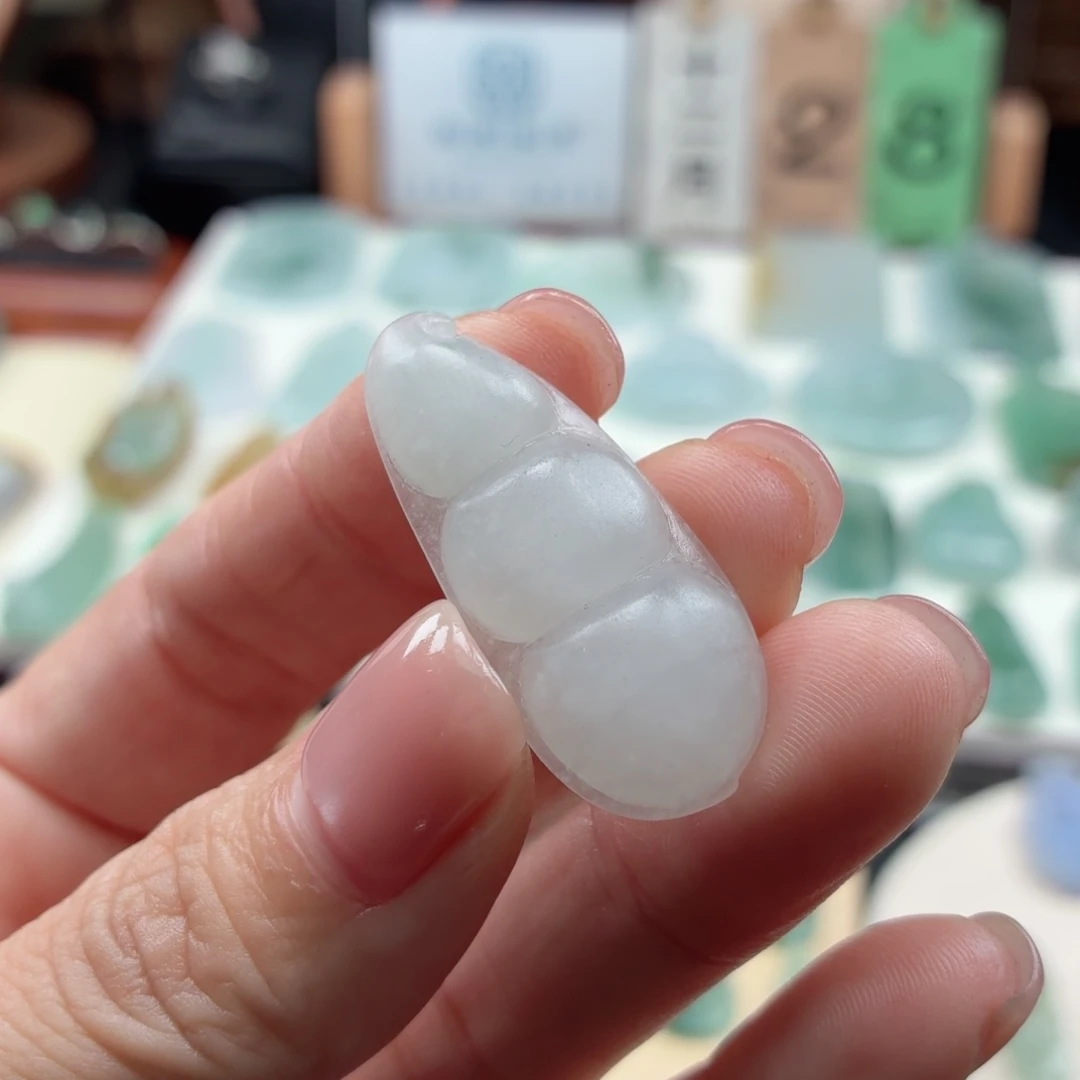 翡翠未镶嵌颈饰天然A货翡翠