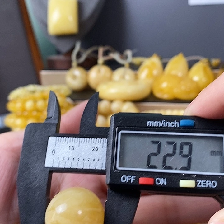 琥珀未镶嵌裸石微瑕圆珠