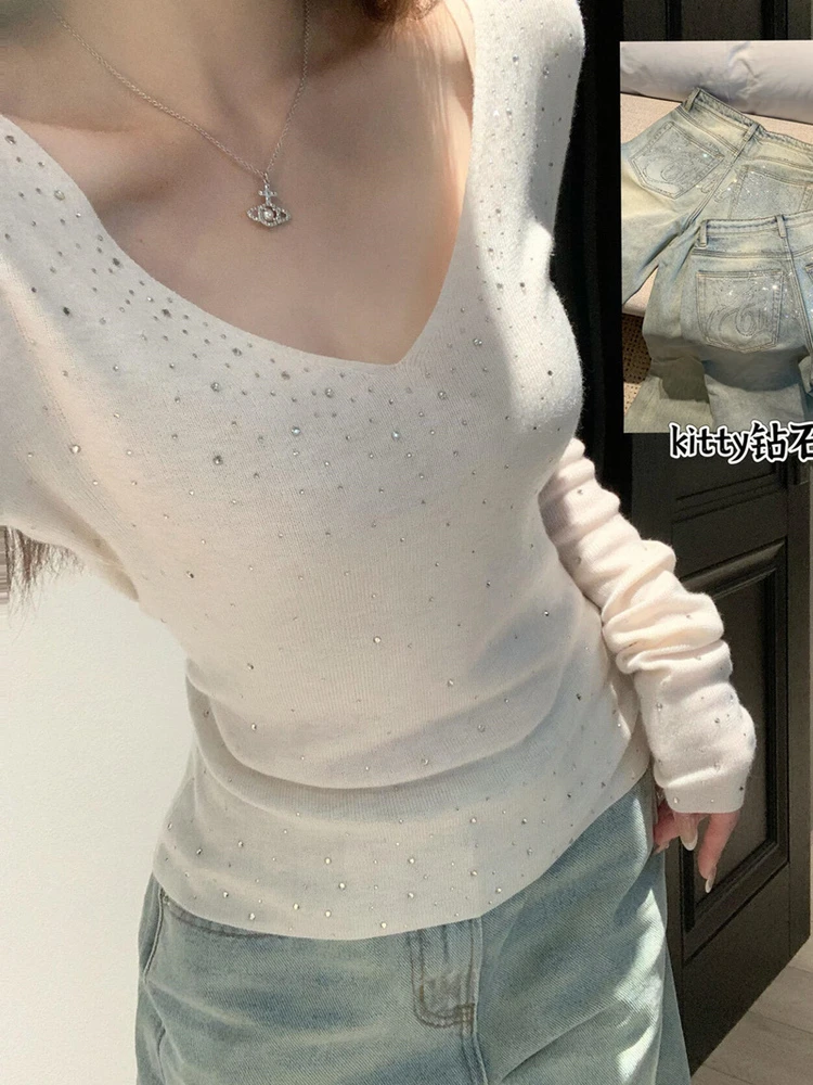 米白色重工烫钻V领针织衫女秋冬巨好看修身显瘦内搭弹力打底上衣