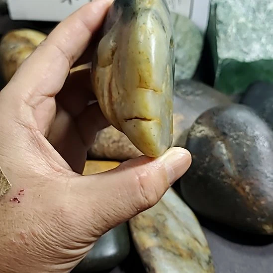 和田玉（糖玉）未镶嵌挂件