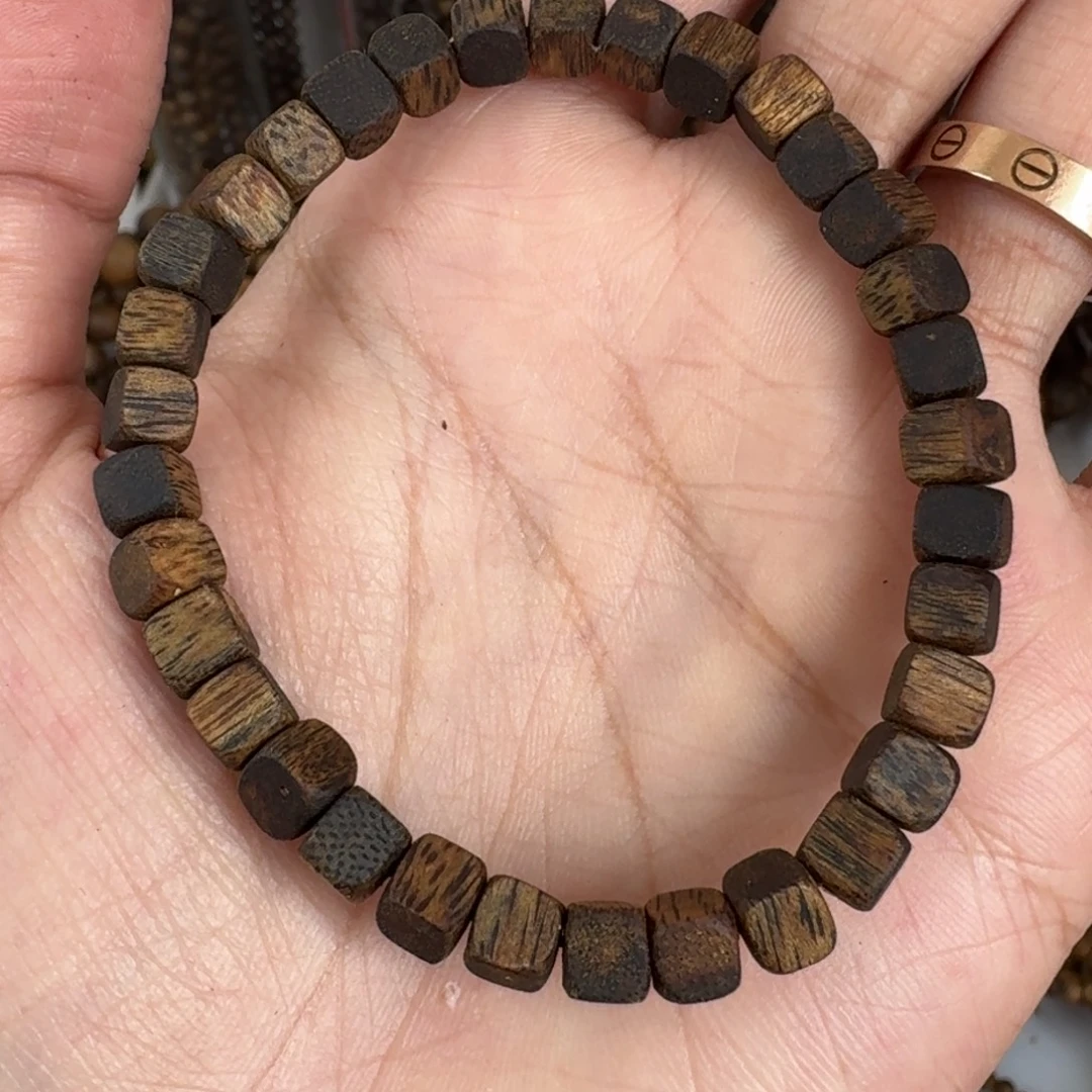 奇楠沉香绿奇方糖珠单圈