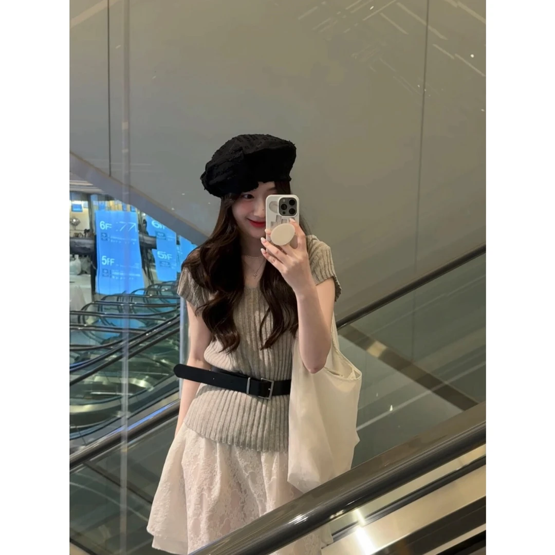 韩系气质V领坑条针织衫百搭显瘦短袖上衣蕾丝短裙套装